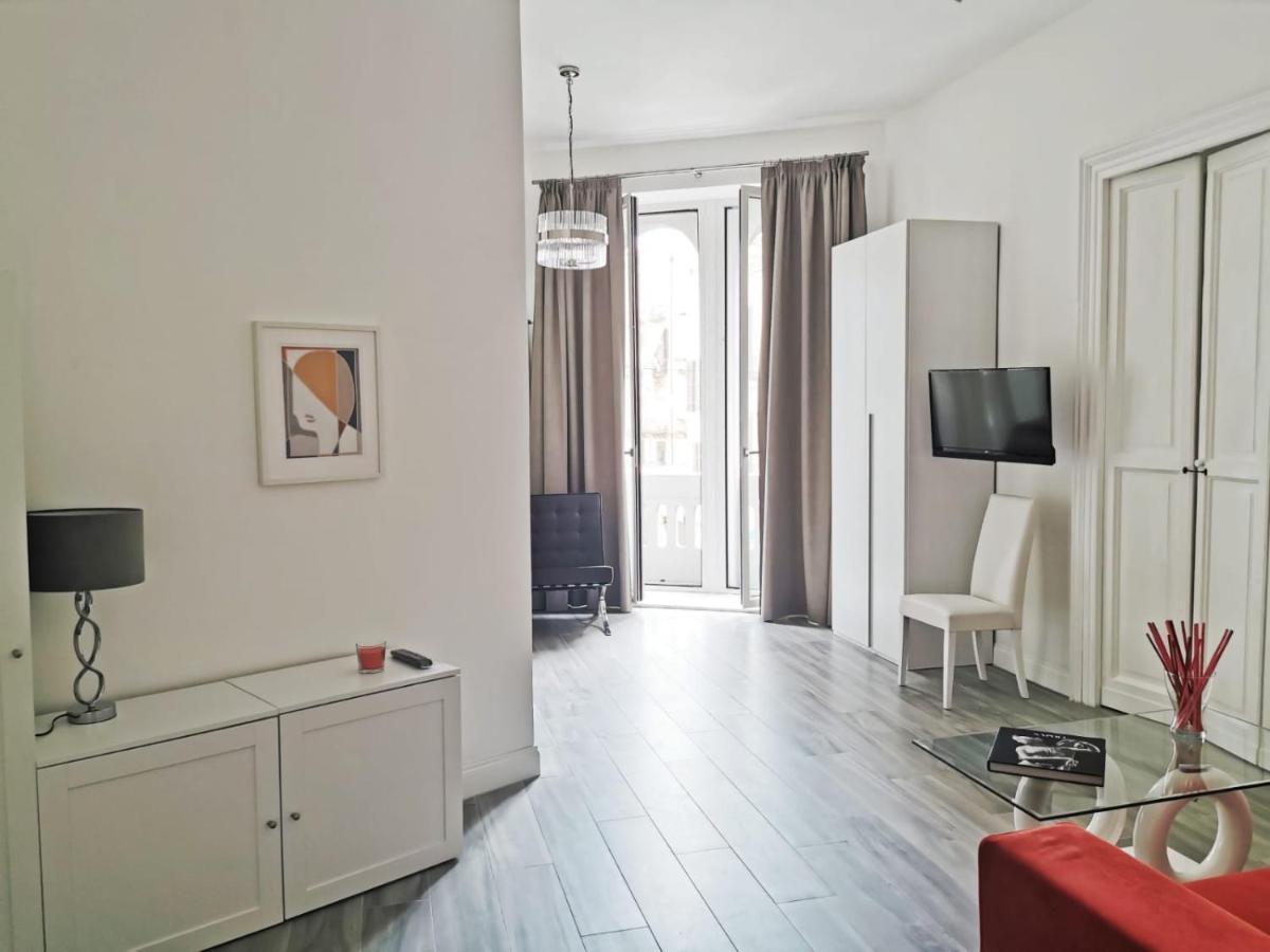 Duomo Platinum Apartments Naples Bilik gambar