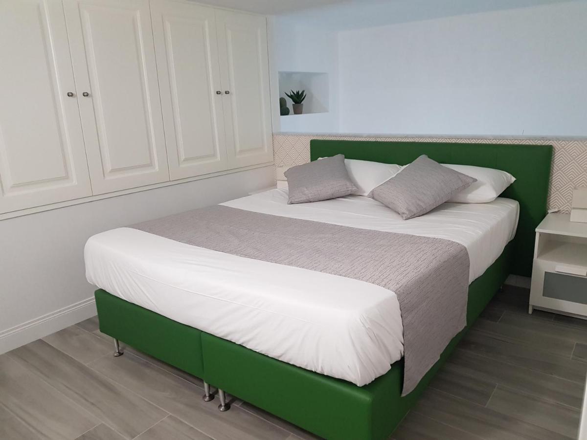 Duomo Platinum Apartments Naples Luaran gambar