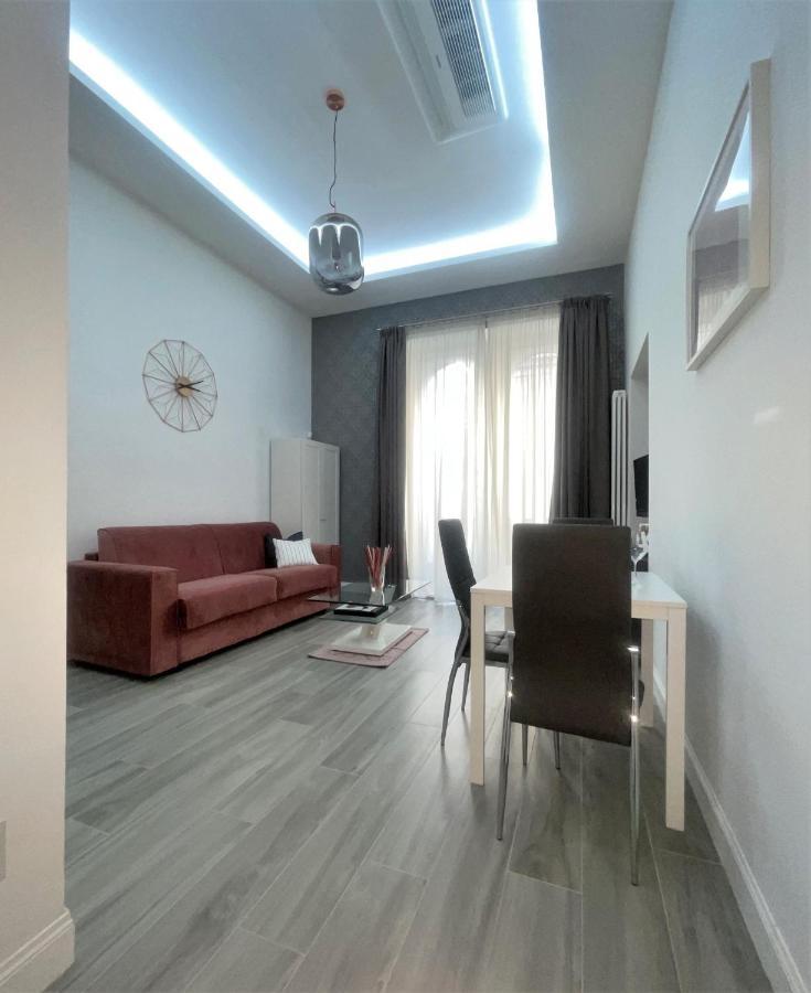 Duomo Platinum Apartments Naples Bilik gambar